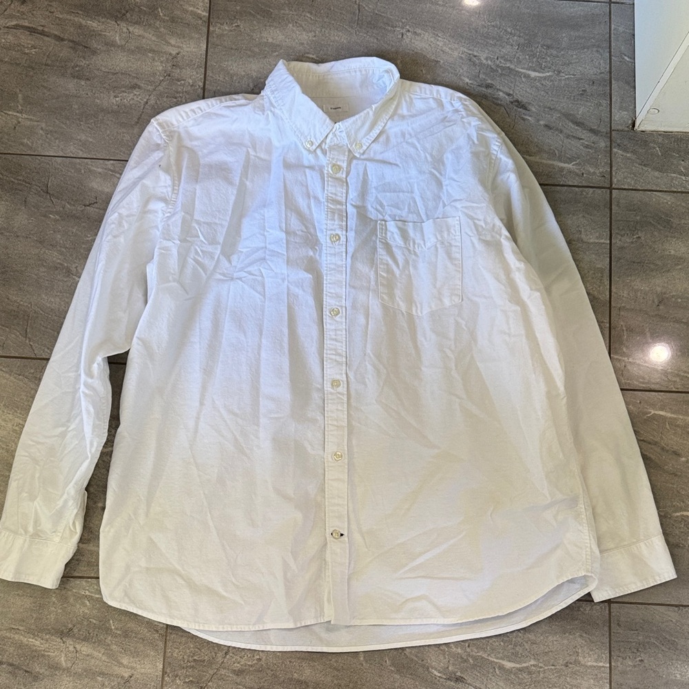 NWOT Gap Classic White Men's Shirt